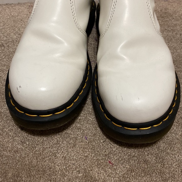 White Chelsea boot, Doc. Marten’s, worn twice, woman’s US 8 - Picture 6 of 14